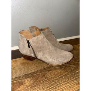 Lucky Brand Brielley Perforated Tan Suede Side Zip Booties Ankle Boots  Size 10